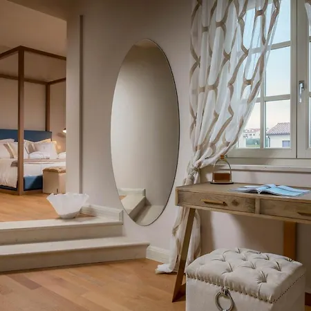 Villa Vabriga Sleeps 8 With Pool Air Con And Wifi