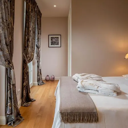 Vabriga Sleeps 8 With Pool Air Con And Wifi Tar-Vabriga