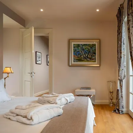 Vabriga Sleeps 8 With Pool Air Con And Wifi *