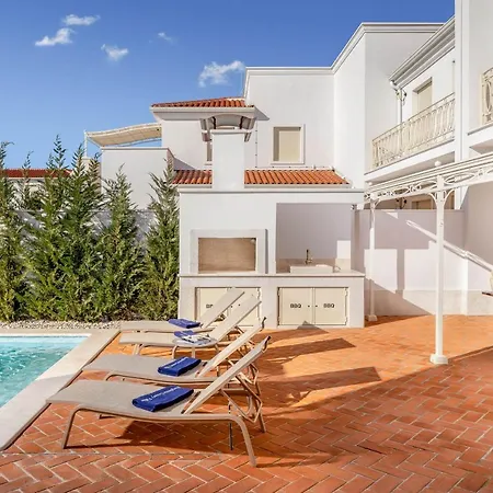 Villa Vabriga Sleeps 8 With Pool Air Con And Wifi