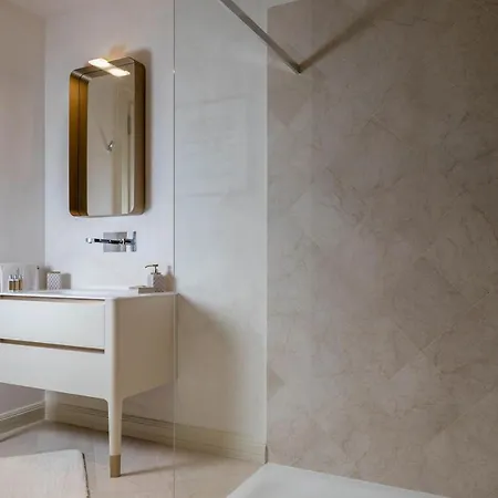 Villa Vabriga Sleeps 8 With Pool Air Con And Wifi